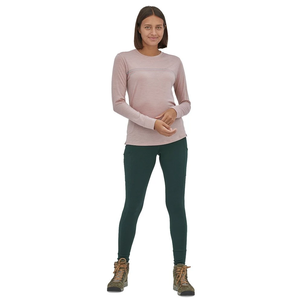 Tee-shirt De Rando Patagonia W's L/S Cap Cool Merino Graphic Shirt Fitz Roy Fader: Stingray Mauve – Image 4